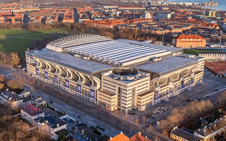 夜间训练场上的跑动轨迹（把三件事分开画，就别指望一张图说清）